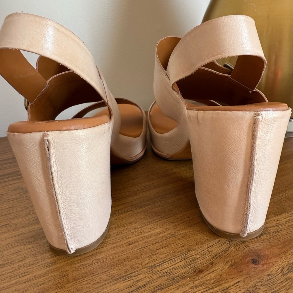 New Kork-Ease Women's San Carlos Cream Sandals - Picture 10 of 11